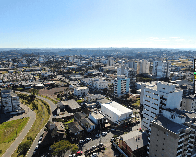 Apto 72 Centro de Farroupilha com garagem roupa de cama e ba